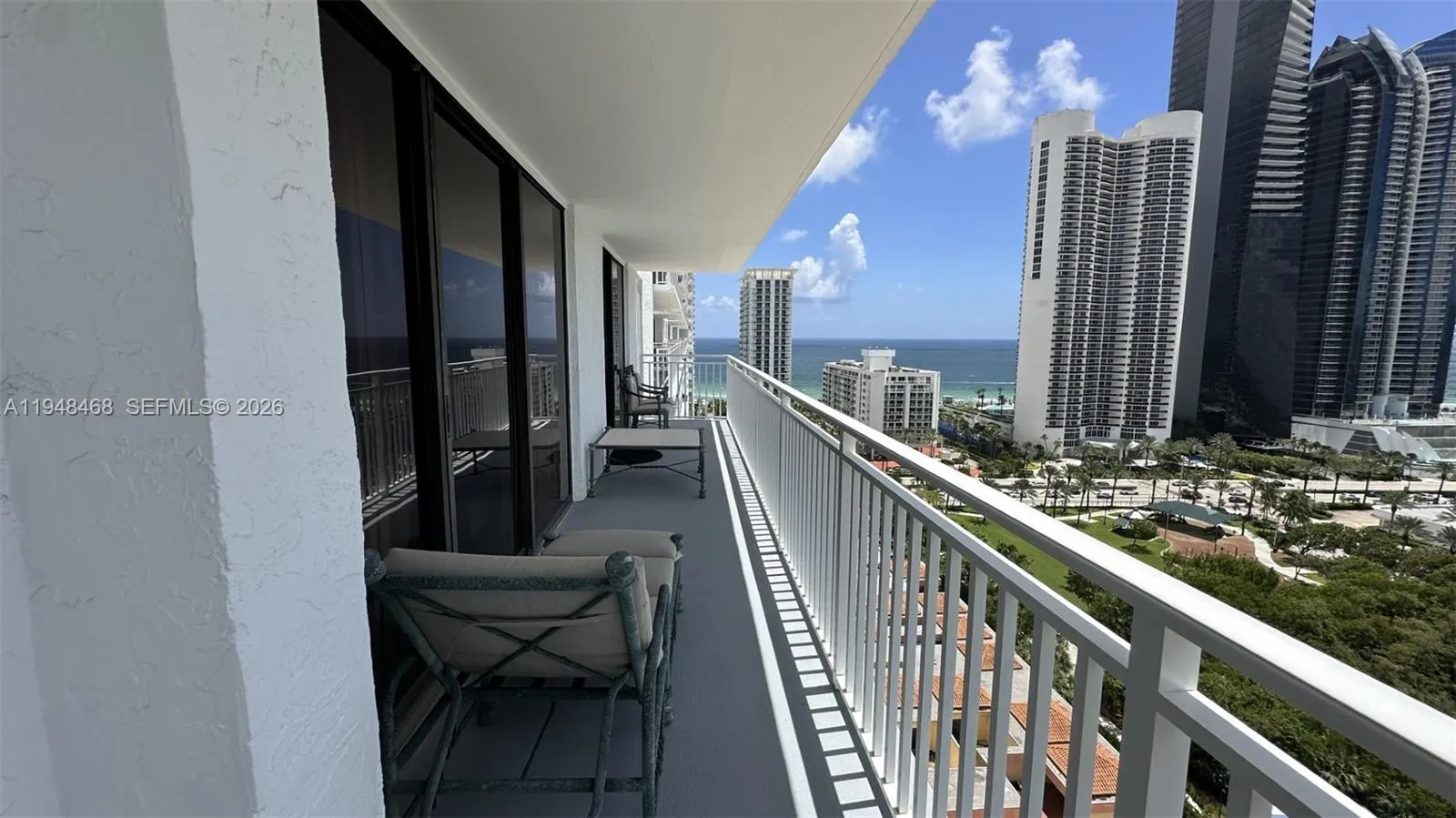 Foto de propiedad en 210 174th Street 1909, Sunny Isles Beach, FL 33160 Sunny Isles Beach con MLS# 