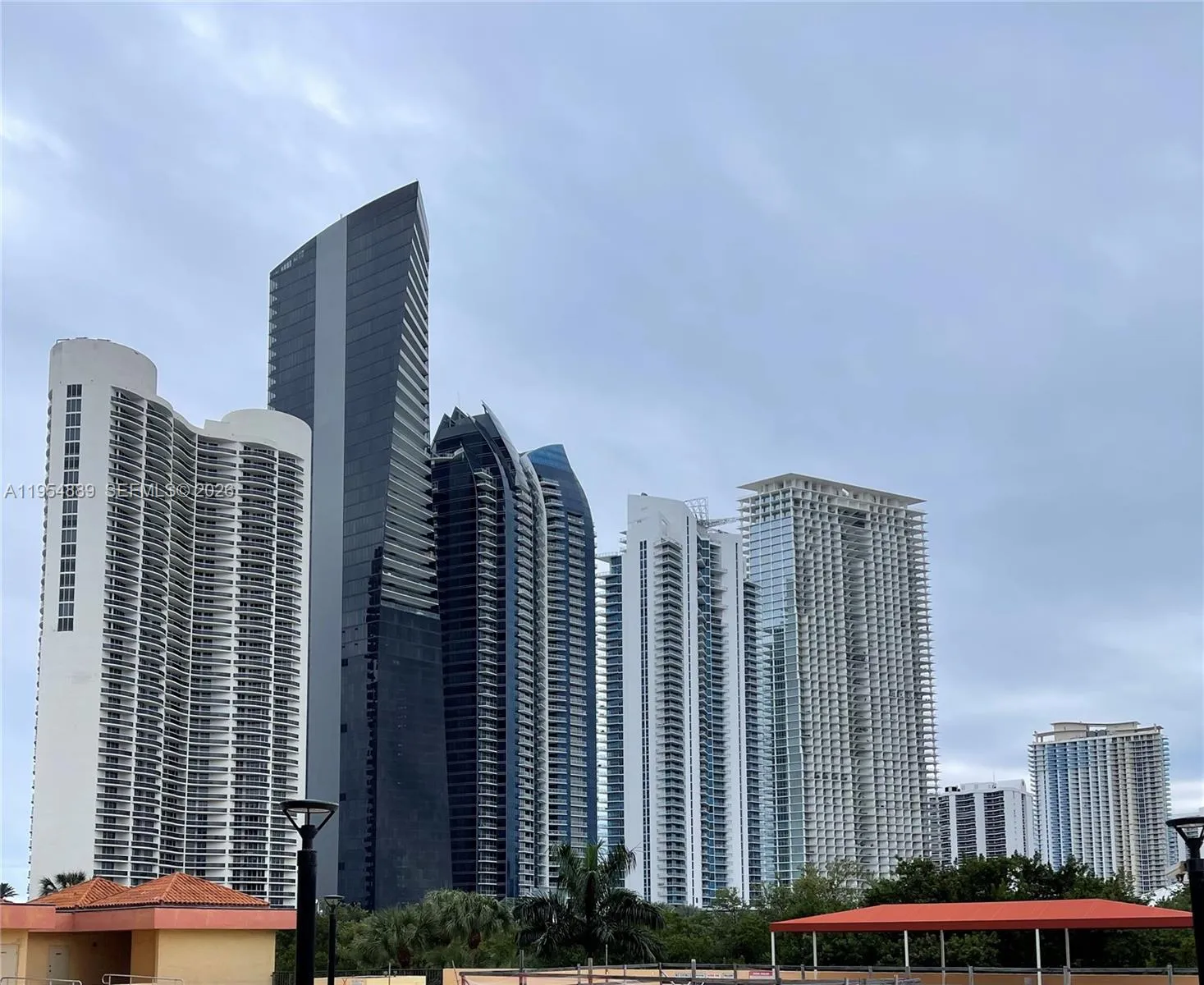 Foto de propiedad en 210 174th Street 309, Sunny Isles Beach, FL 33160 Sunny Isles Beach con MLS# 