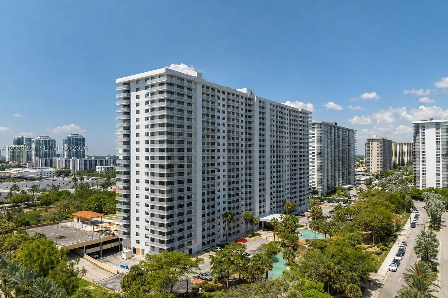 Foto de propiedad en 210 174th Street 515, Sunny Isles Beach, FL 33160 Sunny Isles Beach con MLS#