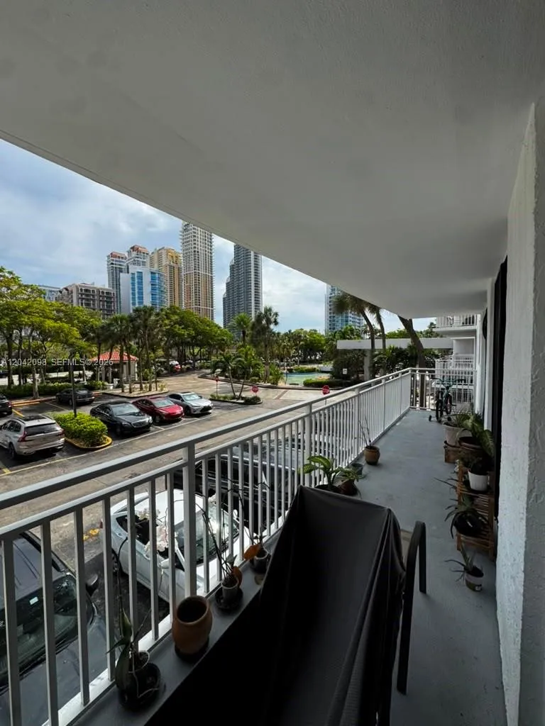 Foto de propiedad en 210 174th Street M11, Sunny Isles Beach, FL 33160 Sunny Isles Beach con MLS#