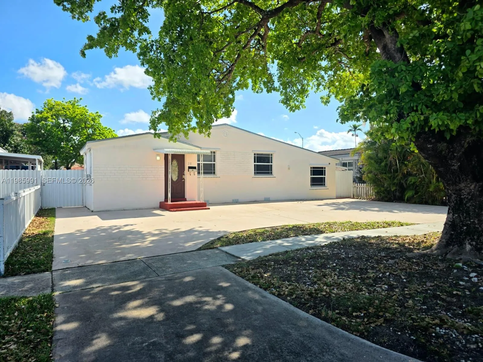 En Venta 210 E 59th Street, Hialeah, FL 33013, Hialeah, FL 33013