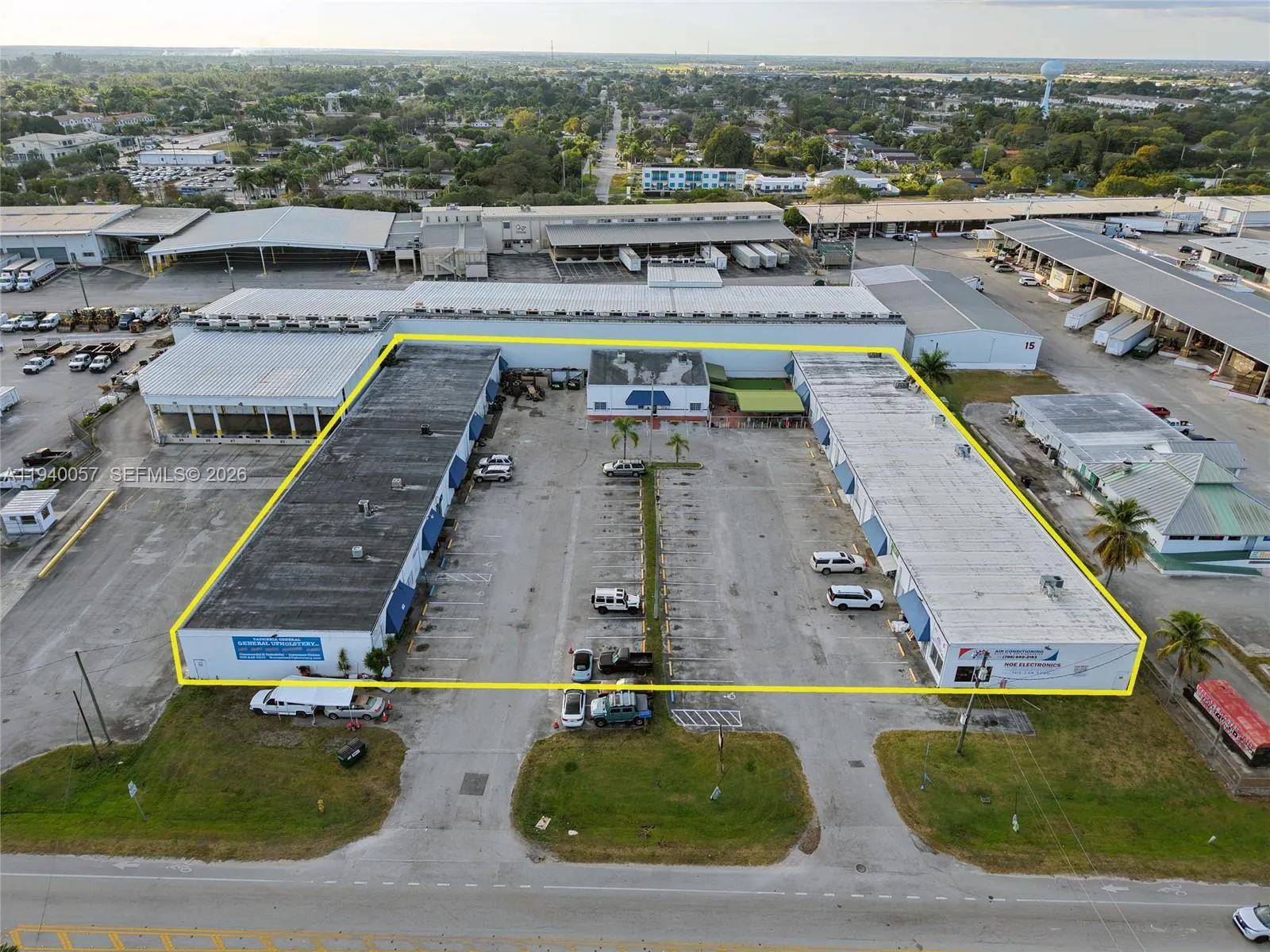 Foto de propiedad en 210 N Krome Avenue, Florida City, FL 33034 Florida City con MLS# 