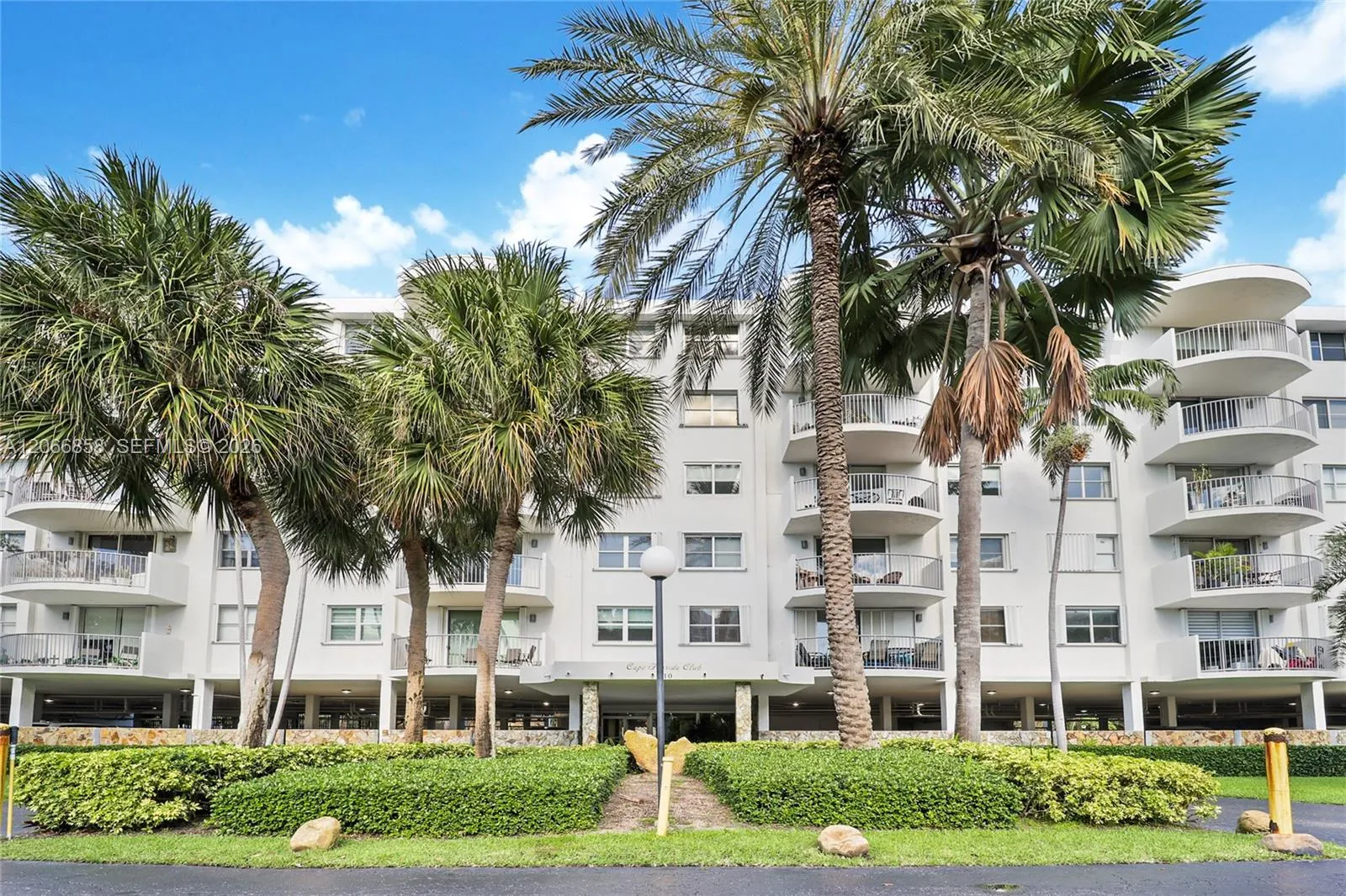 En Venta 210 Sea View Drive 409, Key Biscayne, FL 33149, Key Biscayne, FL 33149