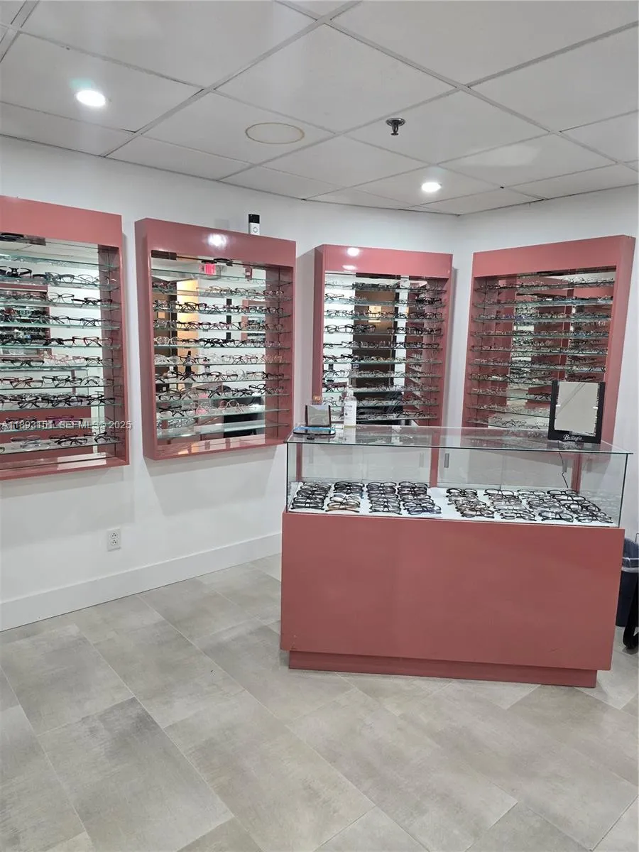 Foto de propiedad en 2100 Coral Way, Coral Gables, FL 33145 Coral Gables con MLS# 