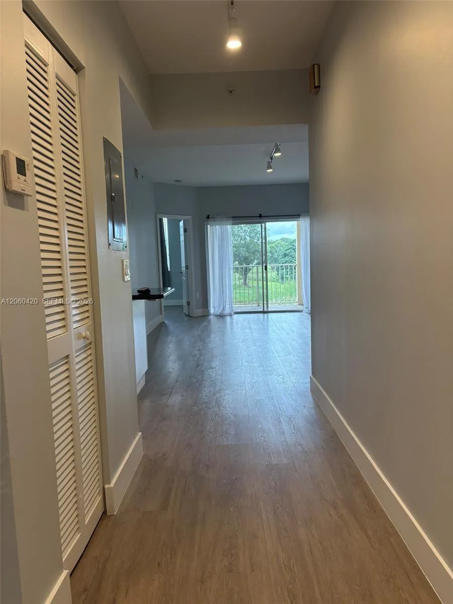 Foto de propiedad en 2100 Greenview Shores Boulevard 513, Wellington, FL 33414 Wellington con MLS# 