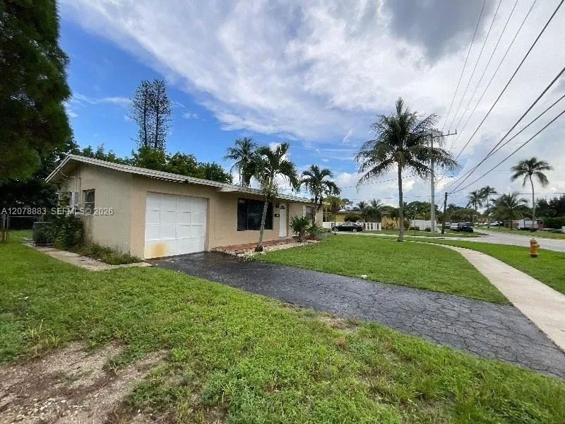 Foto de propiedad en 2100 NW 74th Avenue, Sunrise, FL 33313 Sunrise con MLS# 
