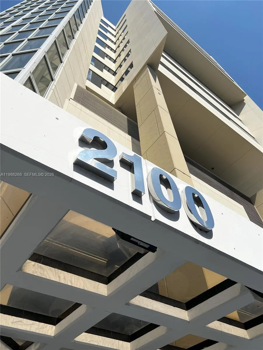 Foto de propiedad en 2100 Ponce De Leon Boulevard Mezzanine, Coral Gables, FL 33134 Coral Gables con MLS# 