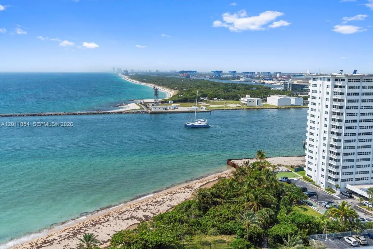 Foto de propiedad en 2100 S Ocean Lane 1704, Fort Lauderdale, FL 33316 Fort Lauderdale con MLS# 