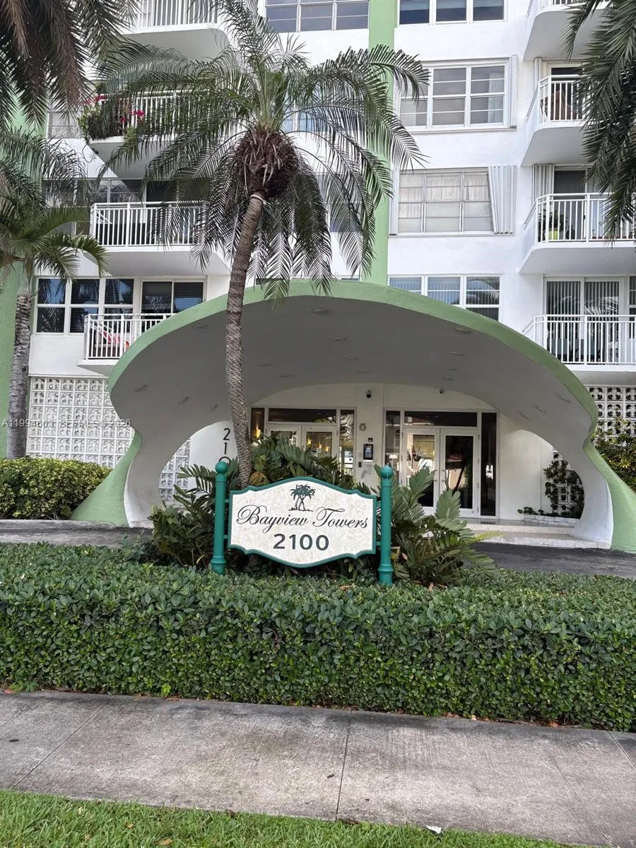 Vendido 2100 Sans Souci Boulevard A1110, North Miami, FL 33181, North Miami, FL 33181