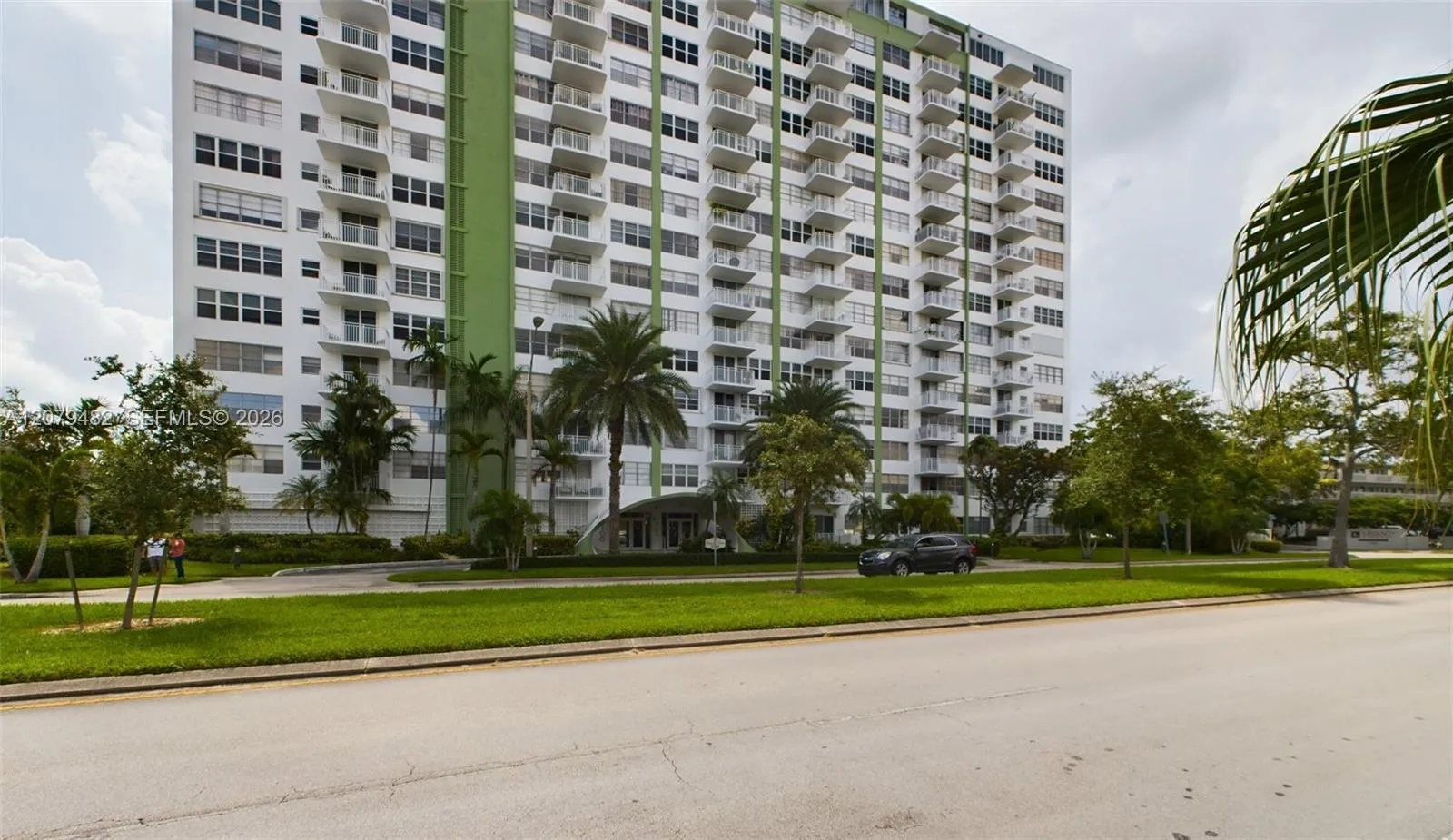 Foto de propiedad en 2100 Sans Souci Boulevard A707, North Miami, FL 33181 North Miami con MLS# 