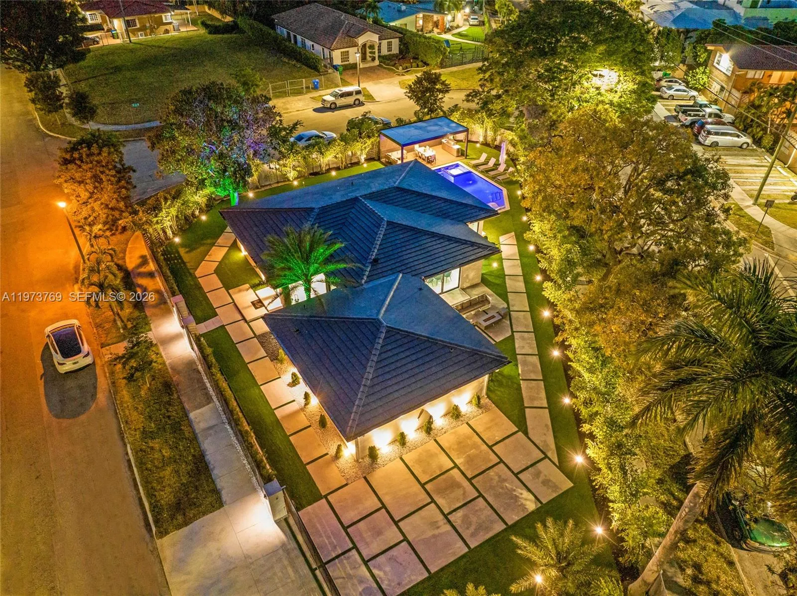 Vendido 2100 SW 9th Avenue, Miami, FL 33129, Miami, FL 33129