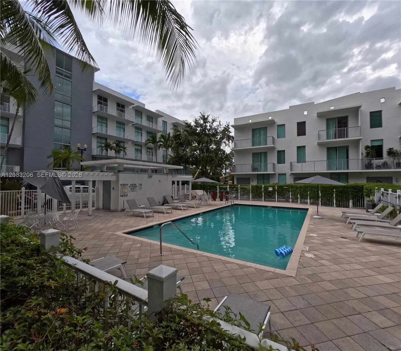 En Venta 2100 Van Buren Street 222, Hollywood, FL 33020, Hollywood, FL 33020