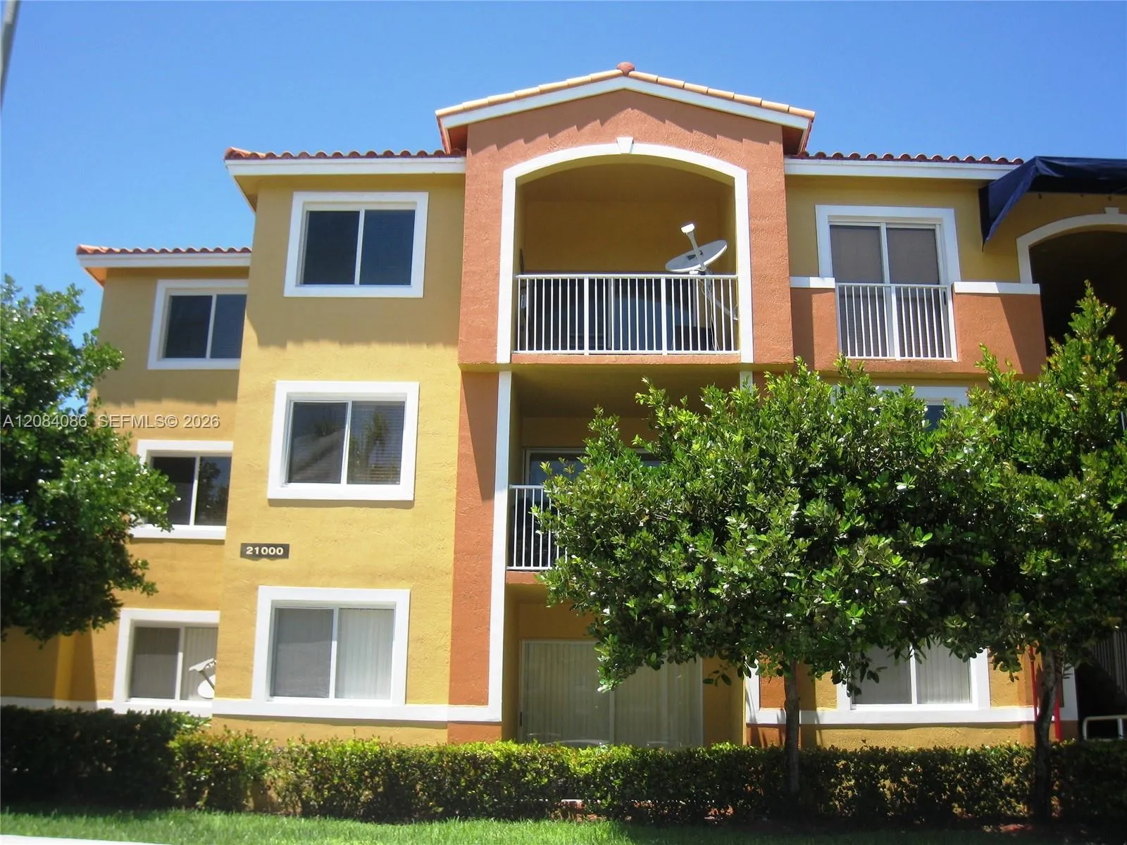 Foto de propiedad en 21000 SW 87th Avenue 101, Cutler Bay, FL 33189 Cutler Bay con MLS# 