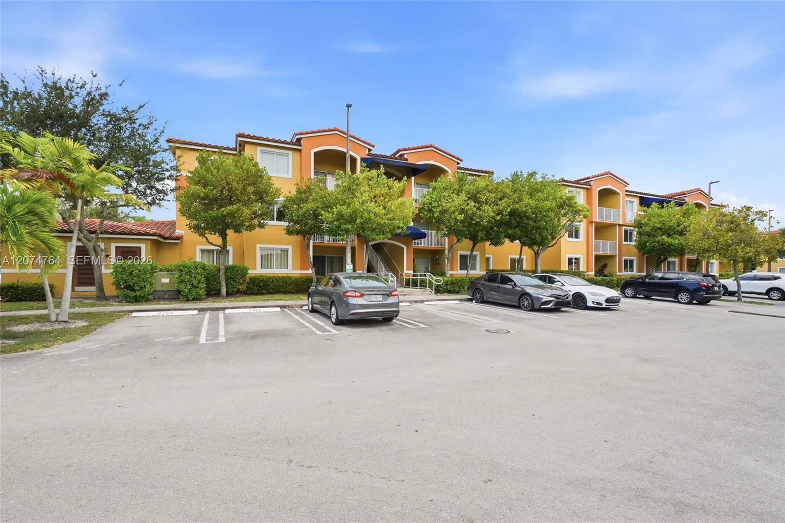 Foto de propiedad en 21000 SW 87th Avenue 307, Cutler Bay, FL 33189 Cutler Bay con MLS# 
