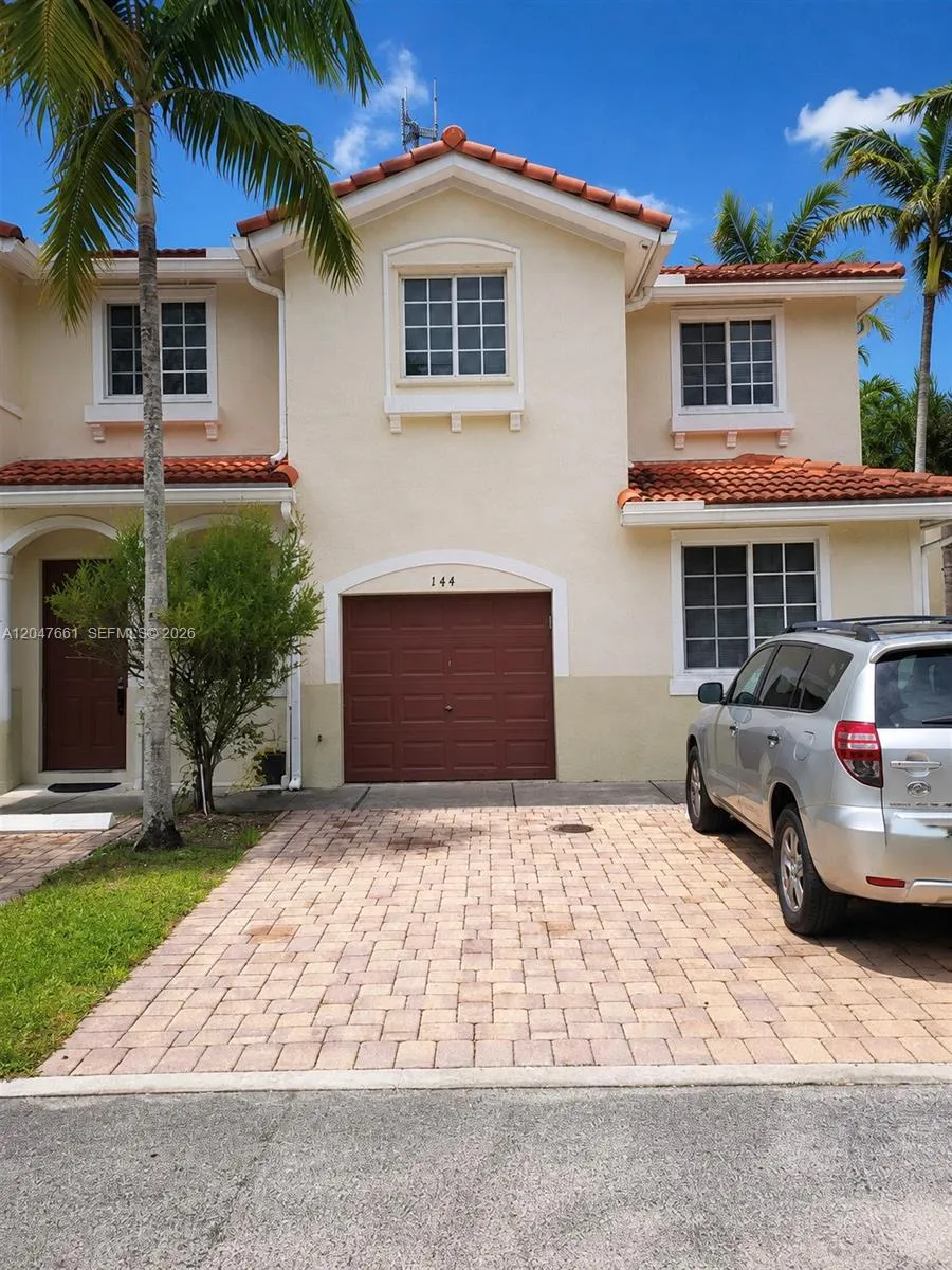 Foto de propiedad en 21003 NW 14th Place 144, Miami Gardens, FL 33169 Miami Gardens con MLS# 