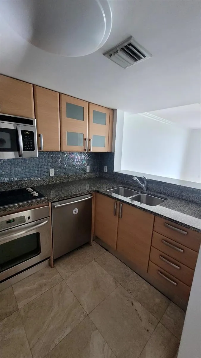 Foto de propiedad en 2101 Brickell Avenue 1109, Miami, FL 33129 Miami con MLS# 