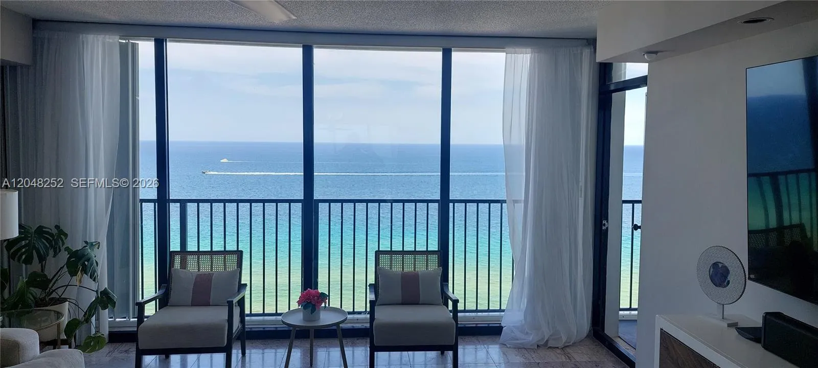 Foto de propiedad en 2101 S Ocean Drive 2001, Hollywood, FL 33019 Hollywood con MLS# 