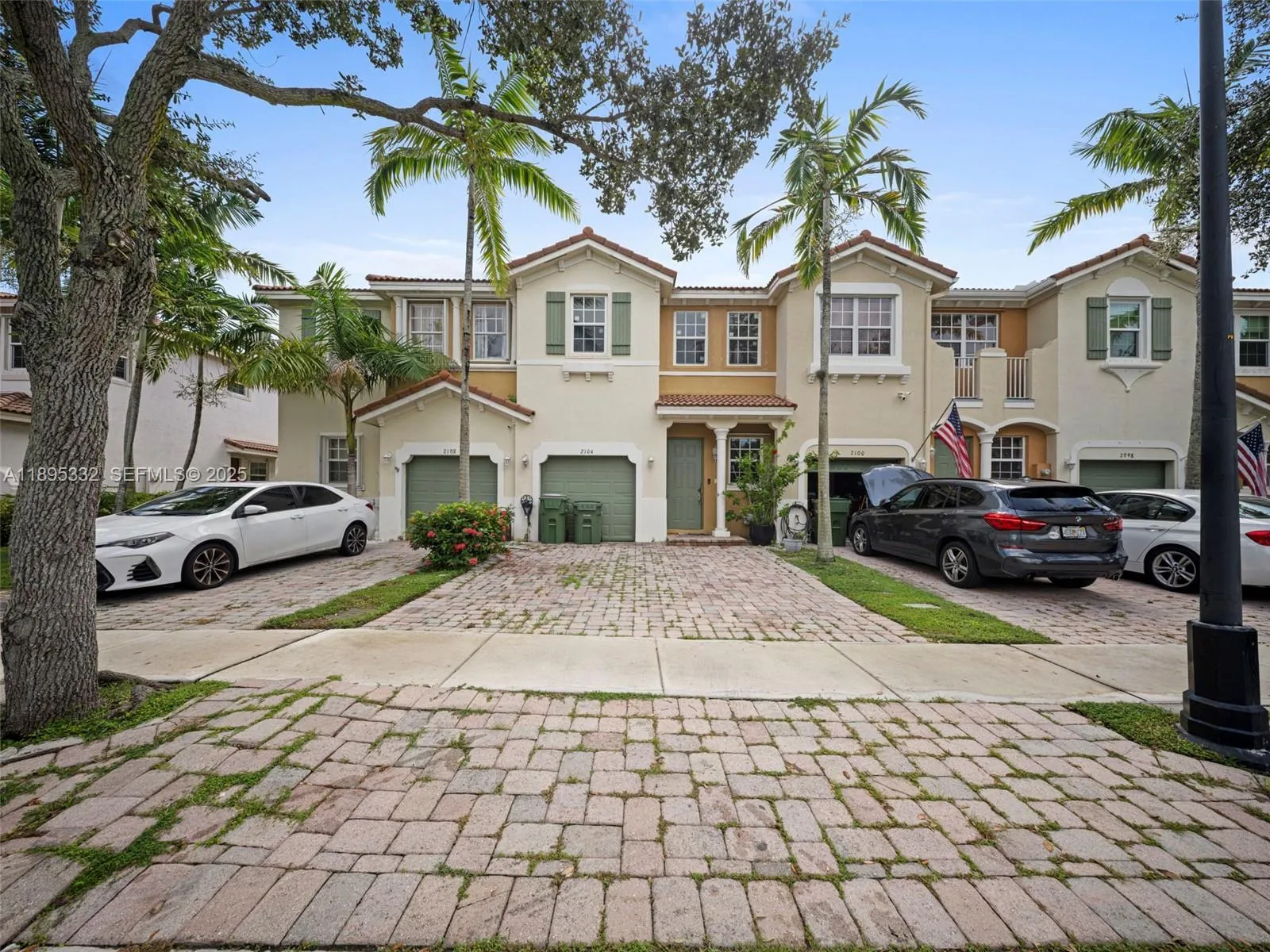 Foto de propiedad en 2104 NE 3rd Court, Homestead, FL 33033 Homestead con MLS# 
