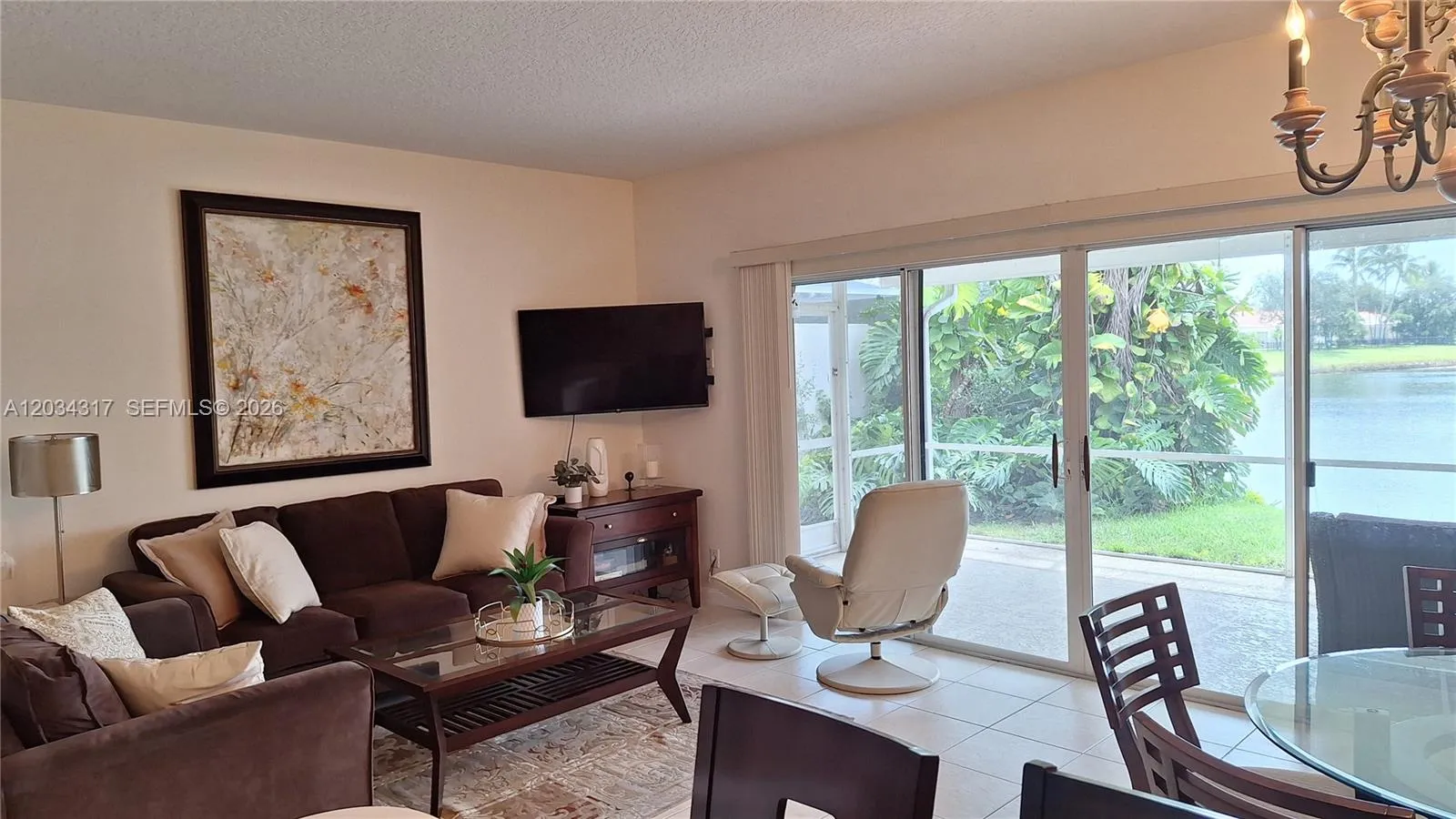 Foto de propiedad en 2104 Tigris Drive, West Palm Beach, FL 33411 West Palm Beach con MLS# 