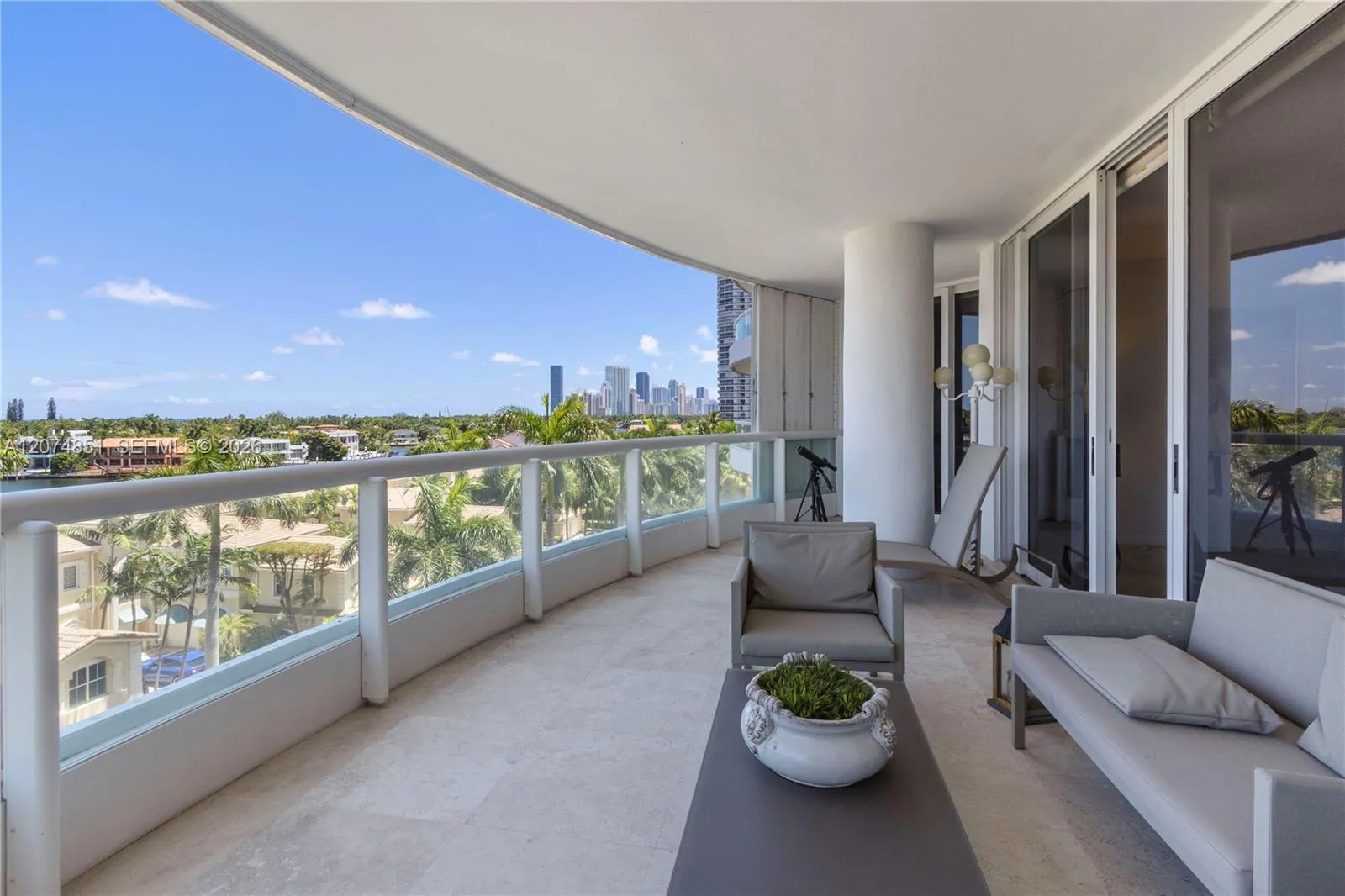 Foto de propiedad en 21050 Point Place 604, Aventura, FL 33180 Aventura con MLS# 