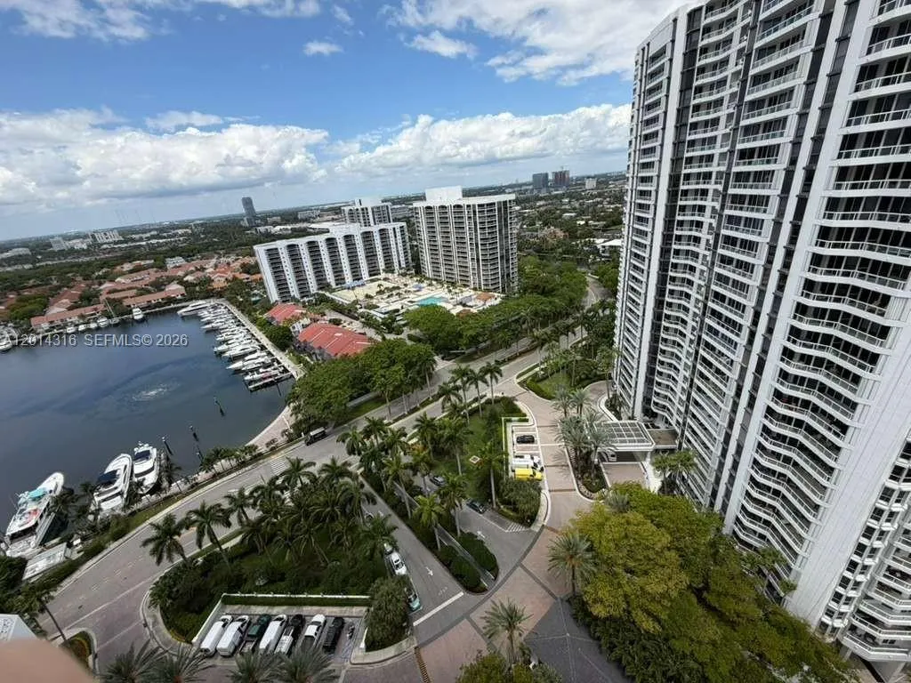 Foto de propiedad en 21055 Yacht Club Drive 2403, Aventura, FL 33180 Aventura con MLS#