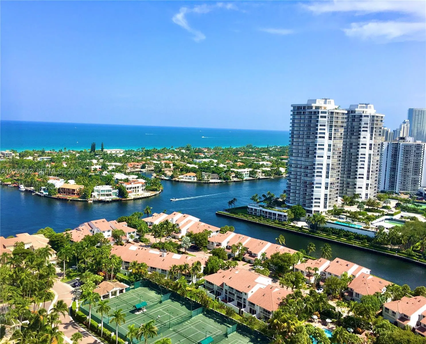 Foto de propiedad en 21055 Yacht Club Drive 2710, Aventura, FL 33180 Aventura con MLS# 