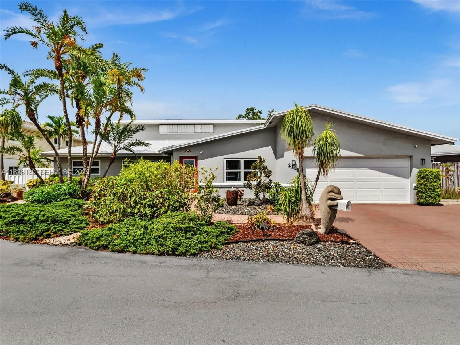 Foto de propiedad en 2108 NE 24th Street, Wilton Manors, FL 33305 Wilton Manors con MLS# 