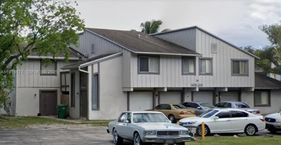 Foto de propiedad en 2108 NW 59th Terrace 79-A, Lauderhill, FL 33313 Lauderhill con MLS# 