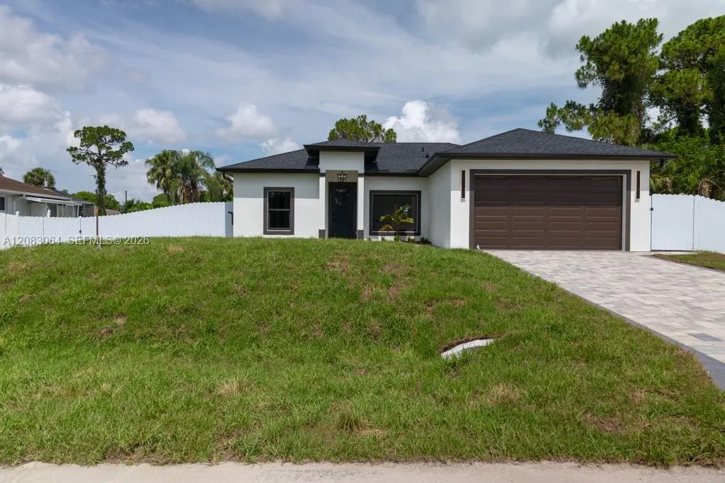 En Venta 2108 Truman Avenue, FL 33920, FL 33920