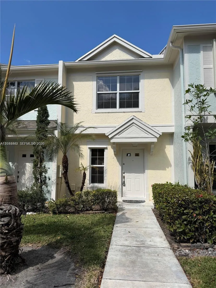 Foto de propiedad en 211 Mallory Court 211+ DEN/OFFICE SPACE, Weston, FL 33326 Weston con MLS# 