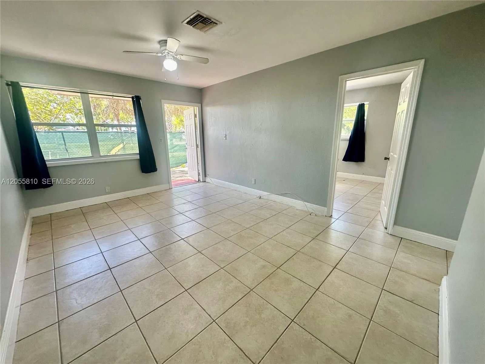 Foto de propiedad en 2110 Washington Avenue 2110, Opa-Locka, FL 33054 Opa-Locka con MLS# 
