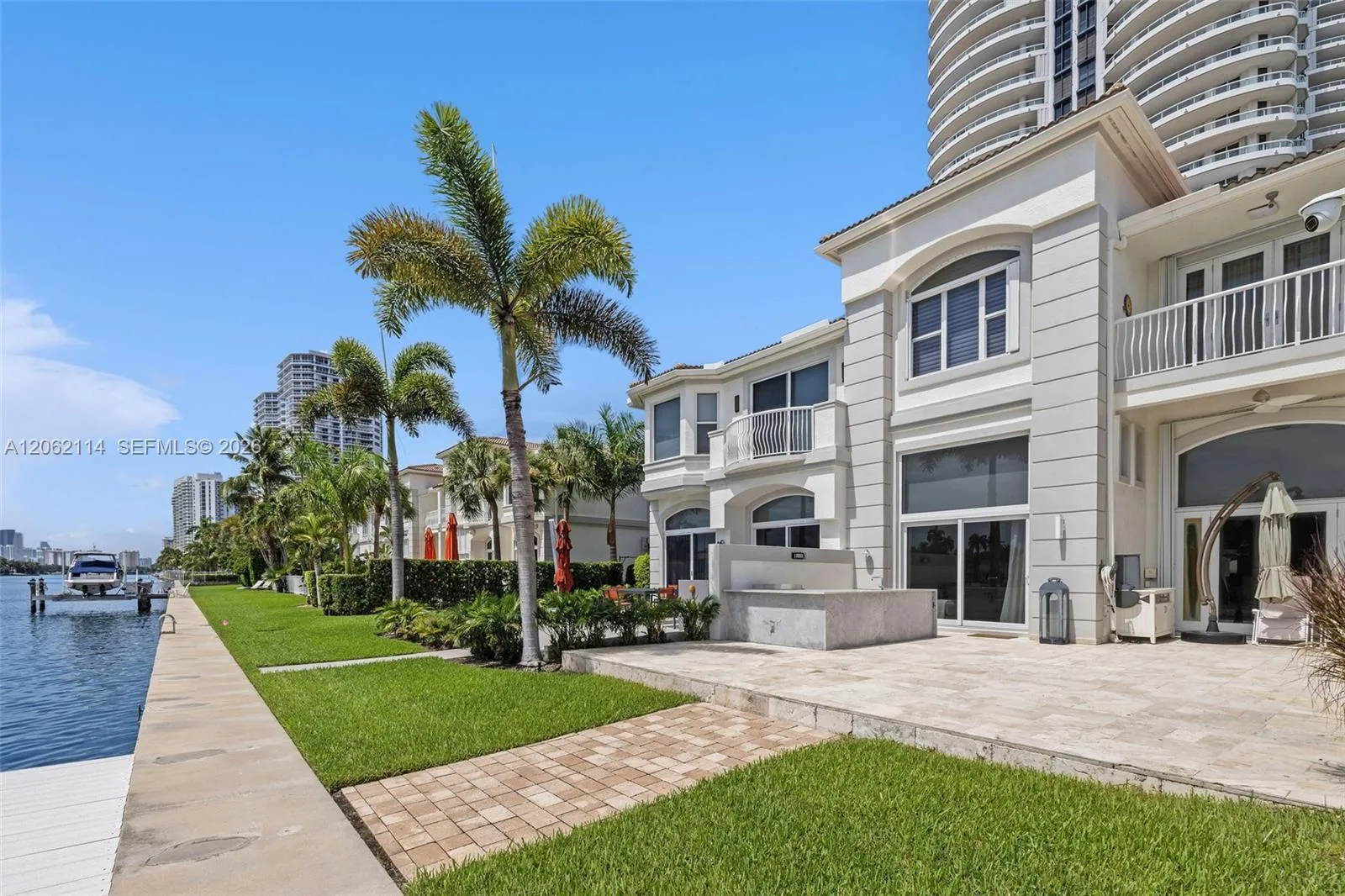 Foto de propiedad en 21103 NE 38th Avenue 77, Aventura, FL 33180 Aventura con MLS# 