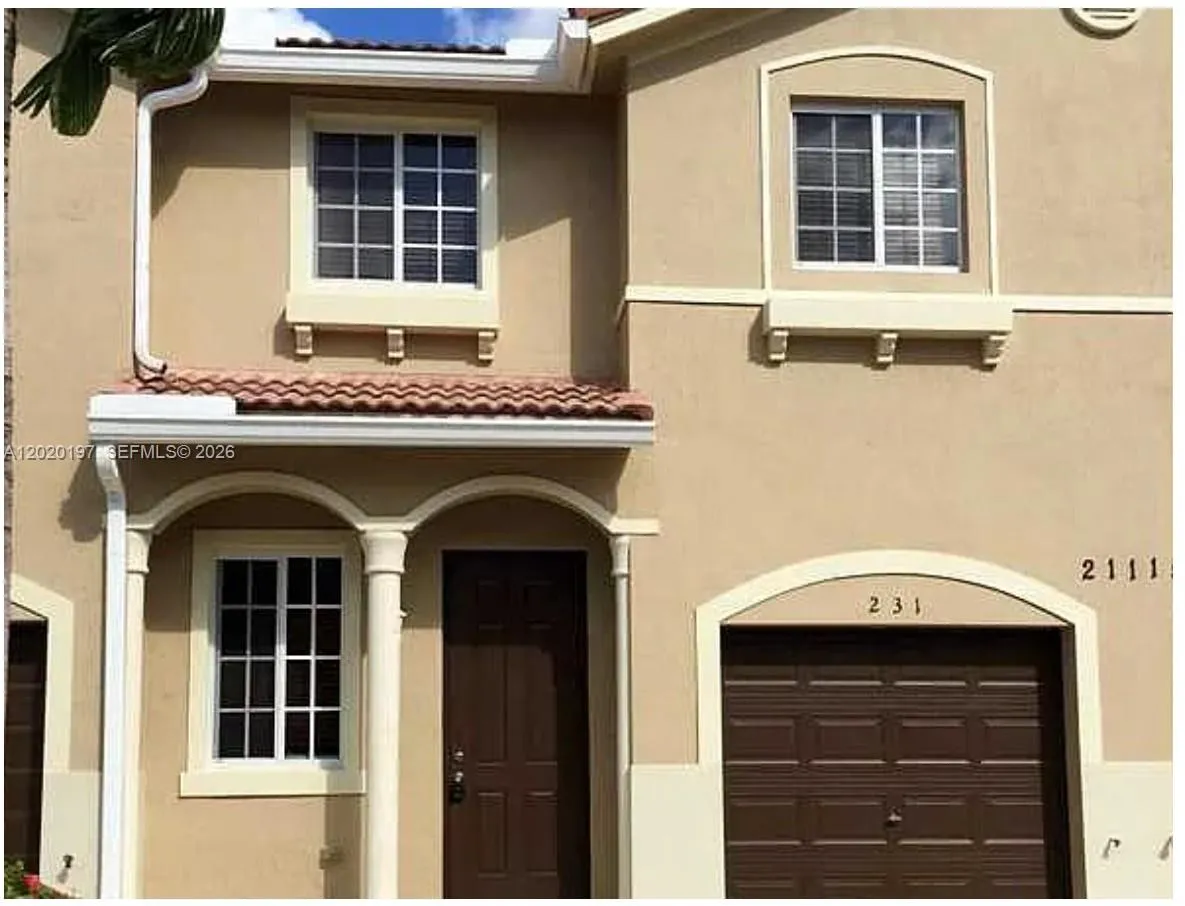 Foto de propiedad en 21115 NW 14th Place 2, Miami Gardens, FL 33169 Miami Gardens con MLS# 