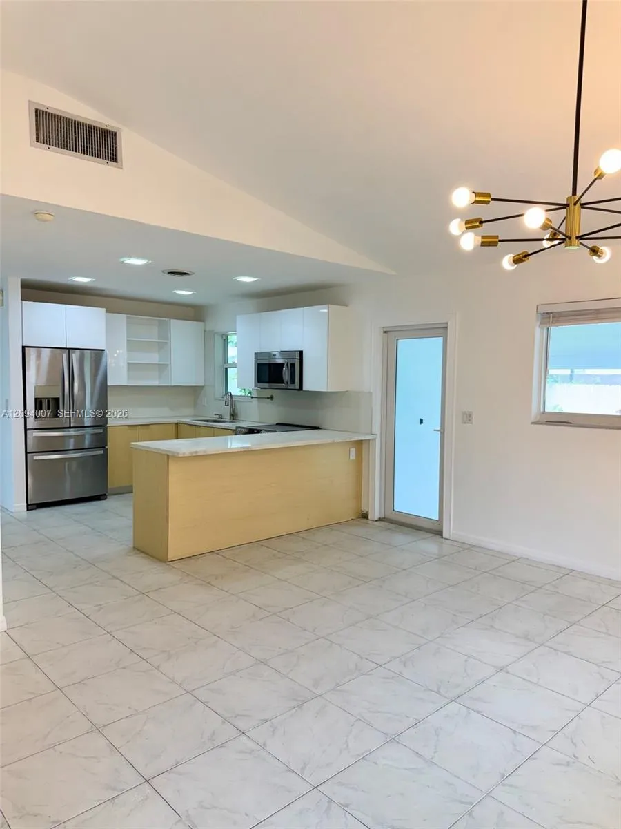 En Renta 21140 NE 26th Avenue, Miami, FL 33180, Miami, FL 33180