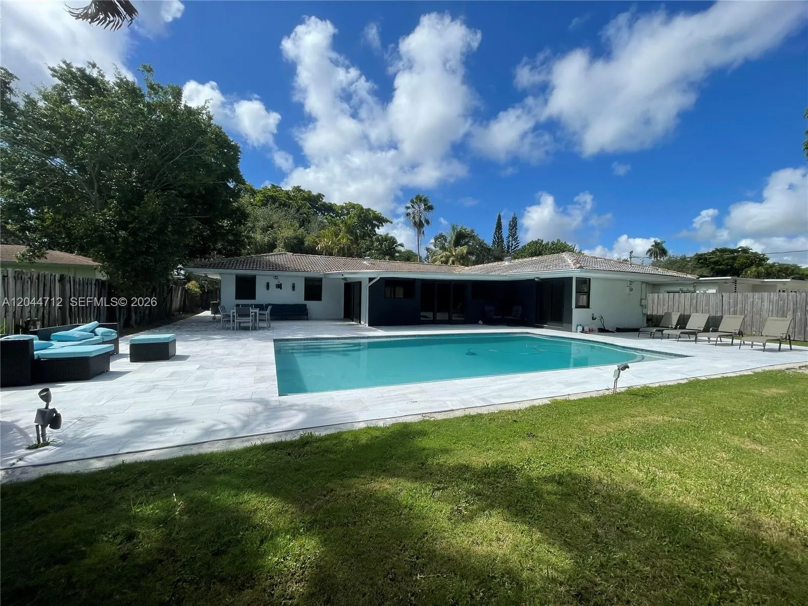 En Renta 2115 Alamanda Drive, North Miami, FL 33181, North Miami, FL 33181