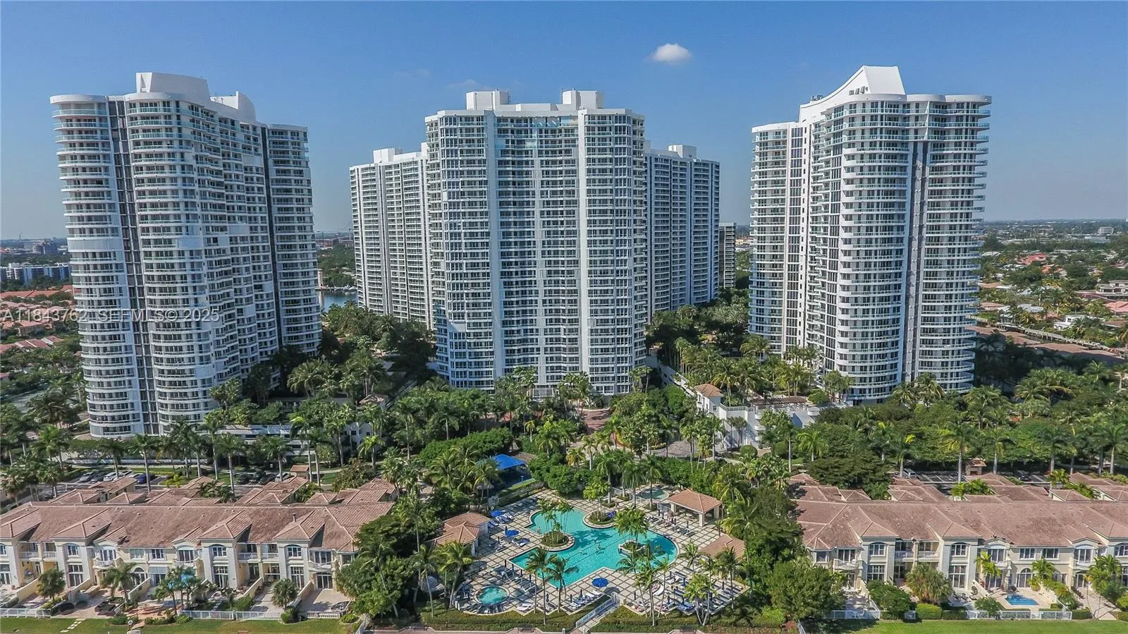 Foto de propiedad en 21150 Point Place 406, Aventura, FL 33180 Aventura con MLS# 
