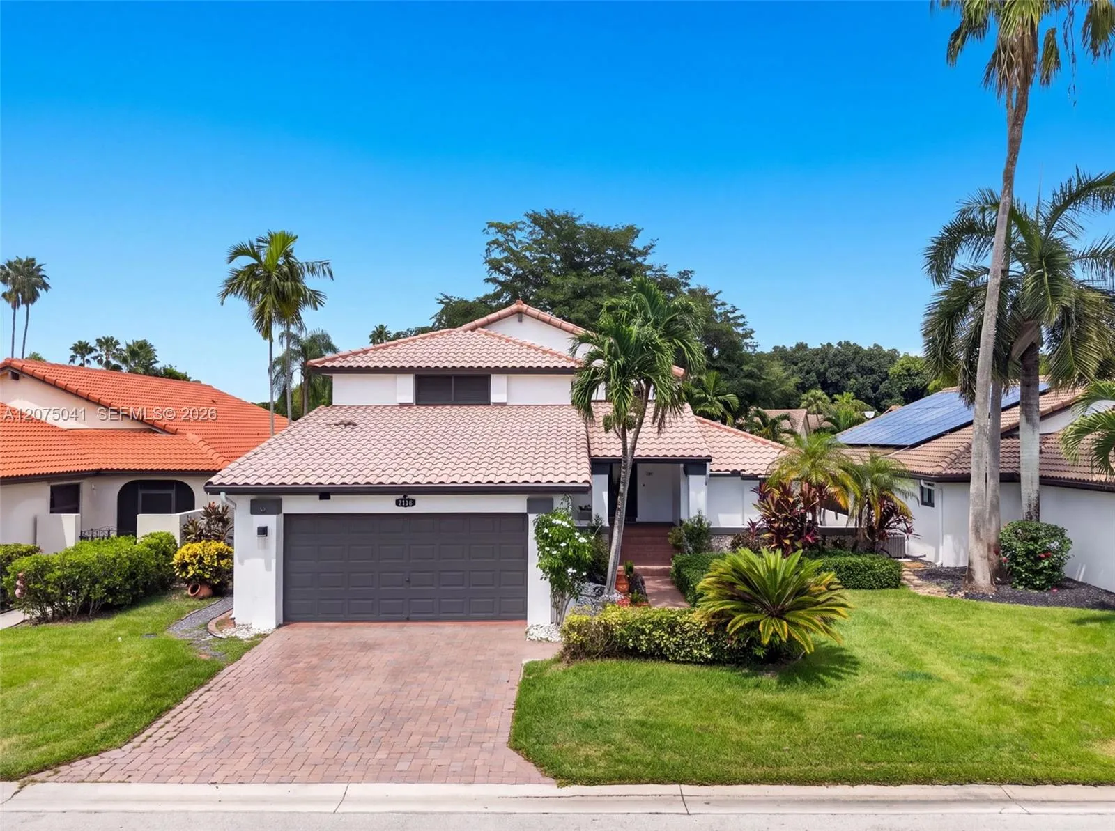 Foto de propiedad en 2116 Austin, Weston, FL 33326 Weston con MLS# 