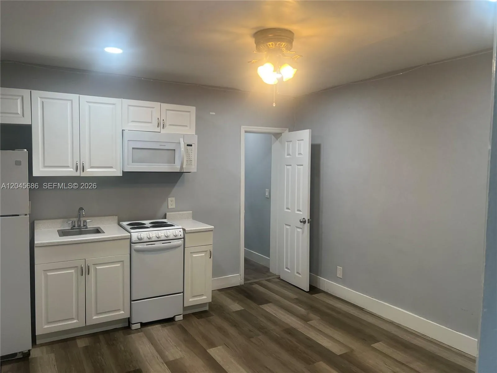 Foto de propiedad en 2118 N 19th Avenue 1-4, Hollywood, FL 33020 Hollywood con MLS# 
