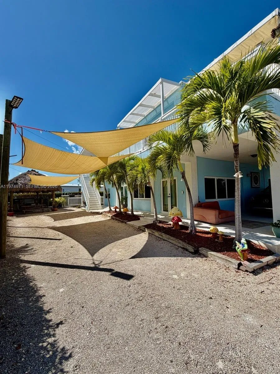 Foto de propiedad en 212 Banyan Lane, Tavernier, FL 33070 Tavernier con MLS# 
