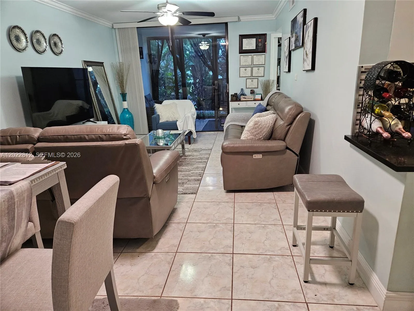 Living Room Comes Furnished or Unfurnished