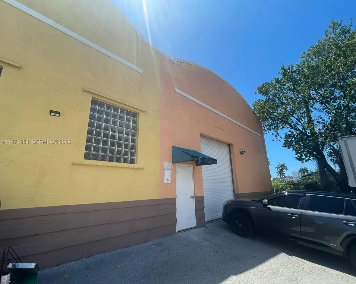 Foto de propiedad en 212 N Federal Highway, Dania Beach, FL 33004 Dania Beach con MLS# 