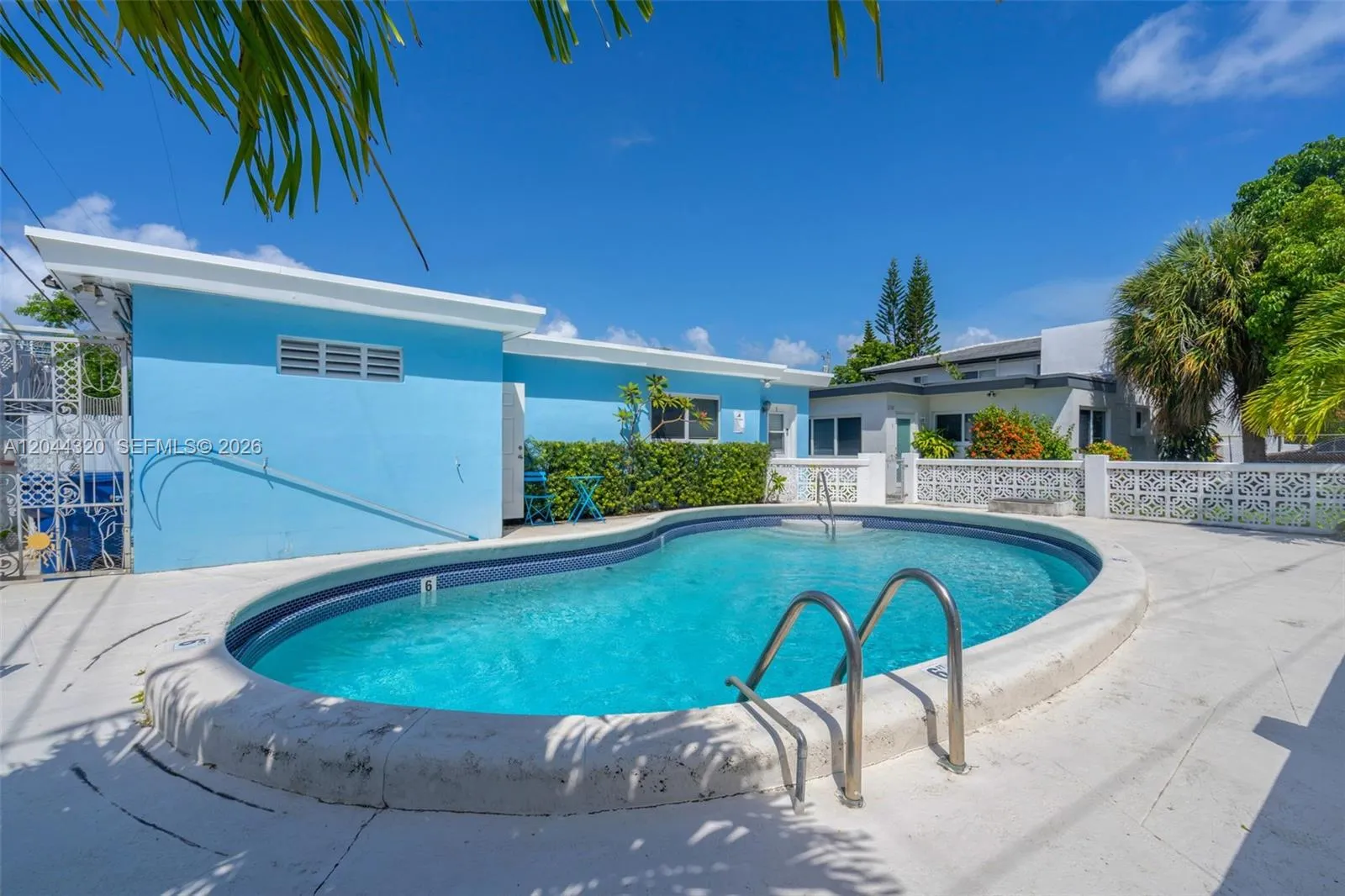 Foto de propiedad en 2120 Biarritz Drive 1, Miami Beach, FL 33141 Miami Beach con MLS# 