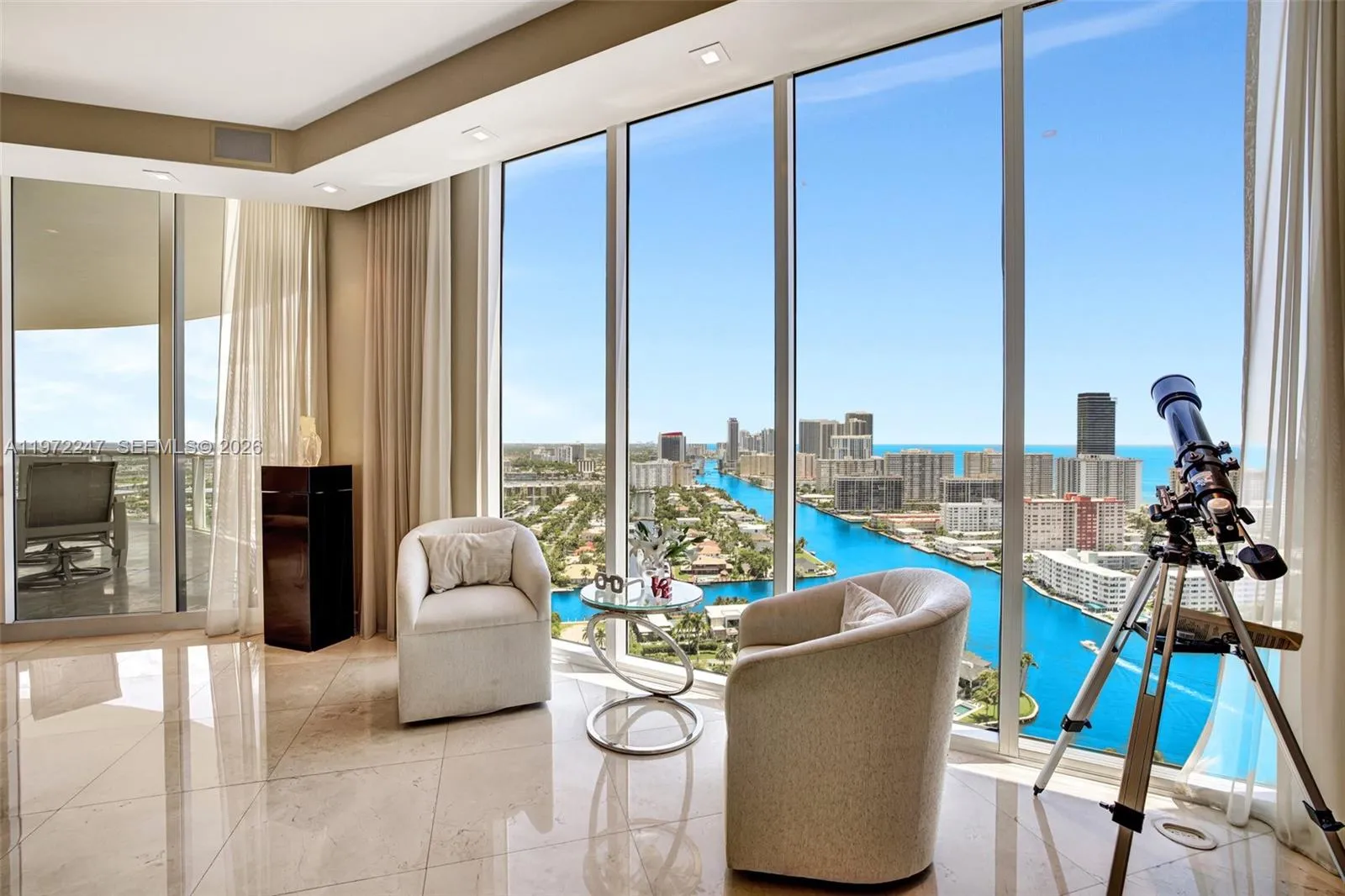 Foto de propiedad en 21200 Point Place PH 2804, Aventura, FL 33180 Aventura con MLS# 