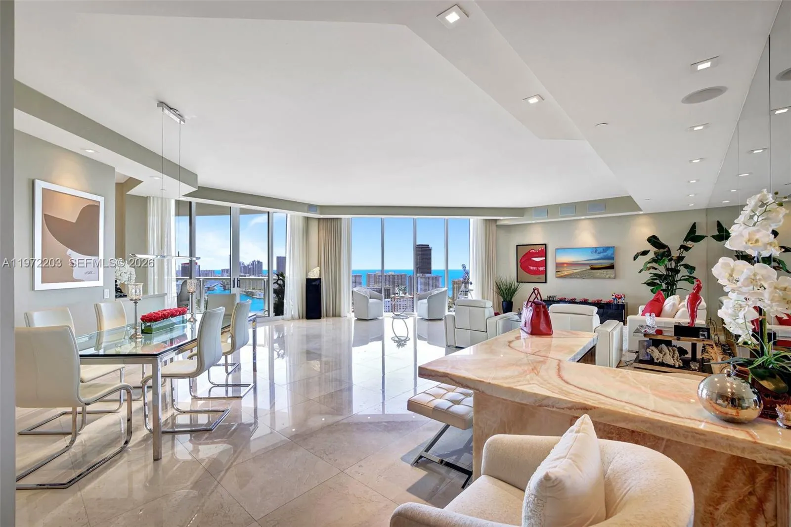 Foto de propiedad en 21200 Point Place PH2804, Aventura, FL 33180 Aventura con MLS# 