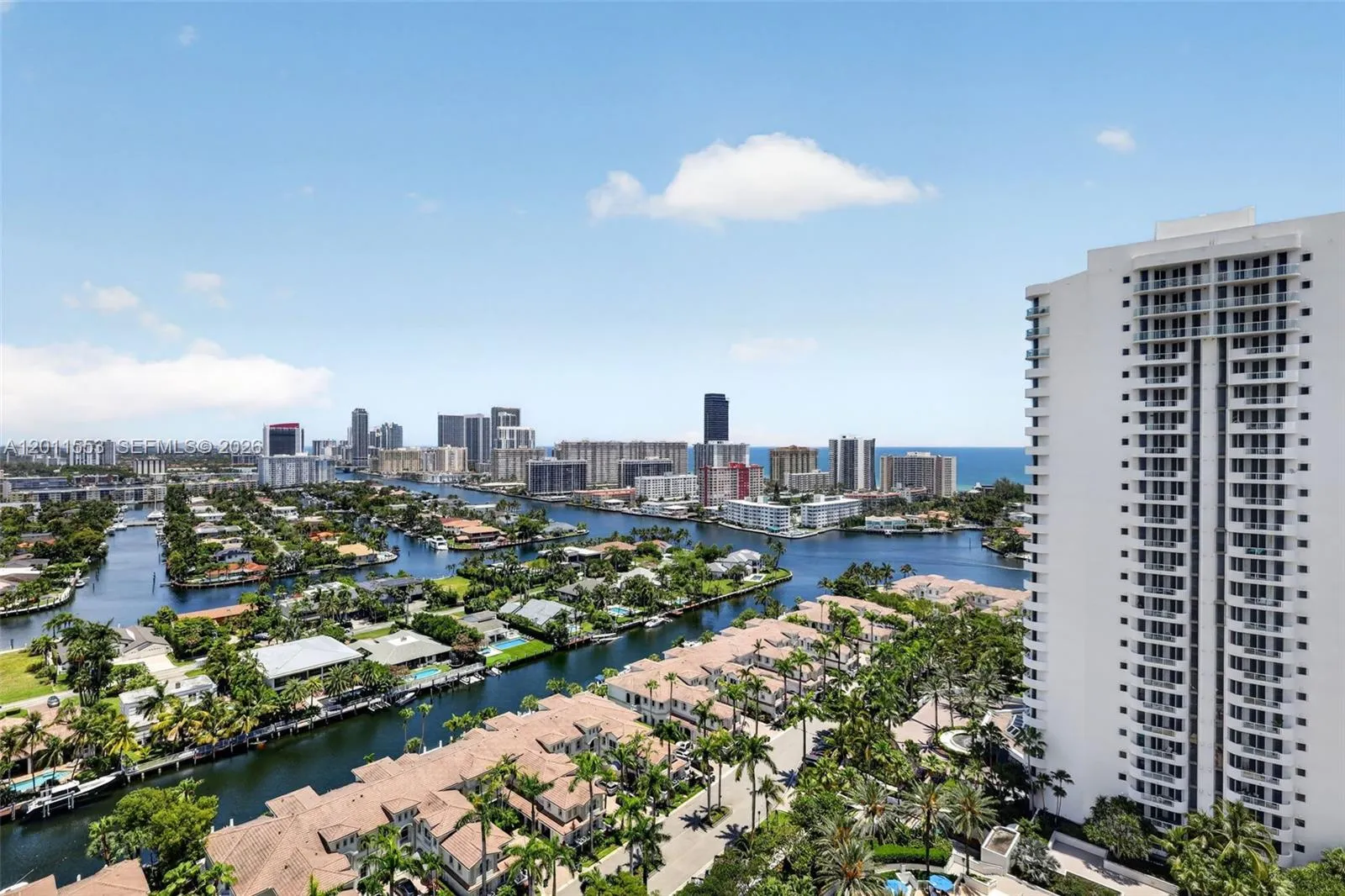Foto de propiedad en 21205 Yacht Club Drive 2409, Aventura, FL 33180 Aventura con MLS# 