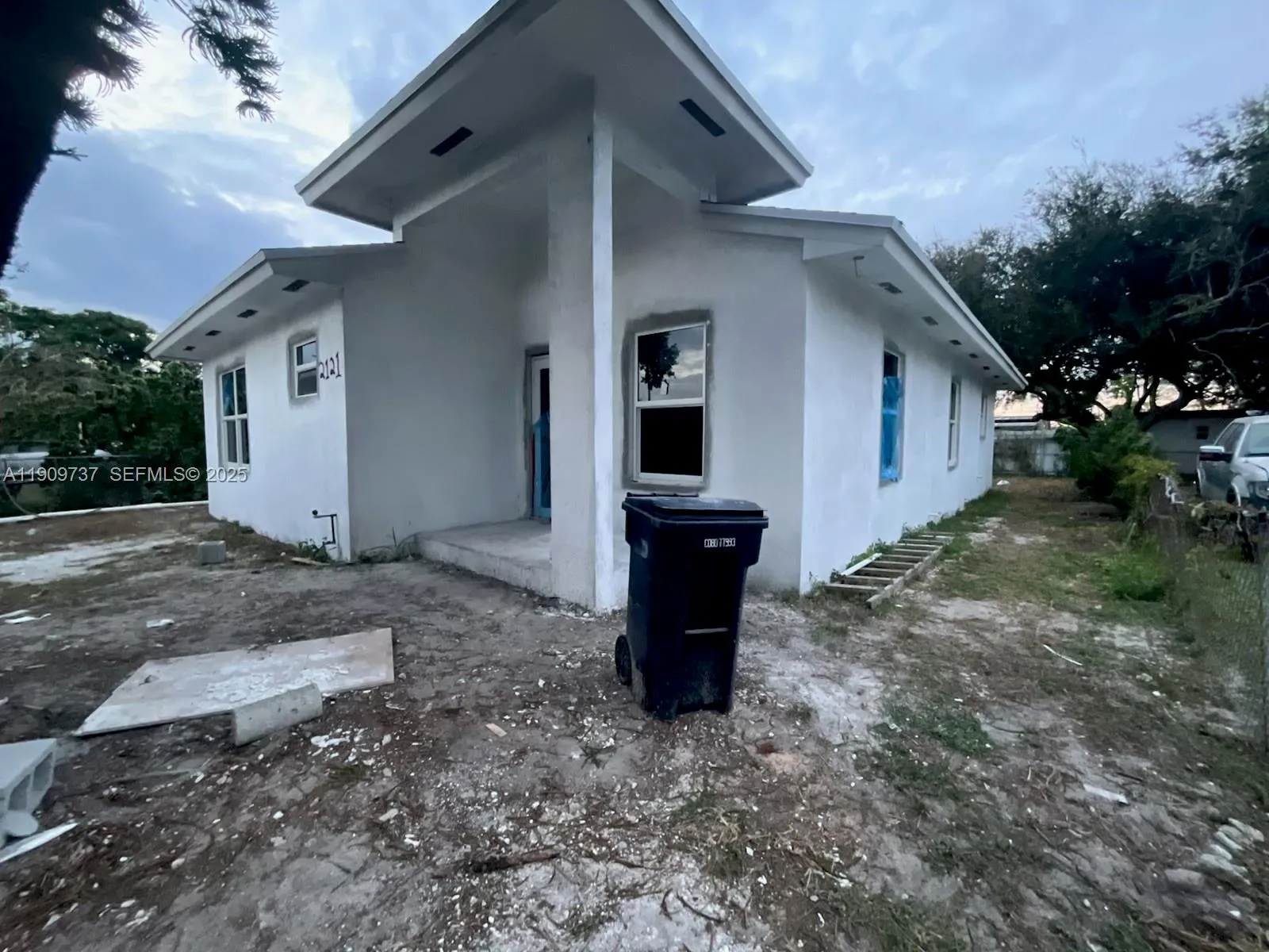 Foto de propiedad en 2121 Rutland Street, Opa-Locka, FL 33054 Opa-Locka con MLS# 