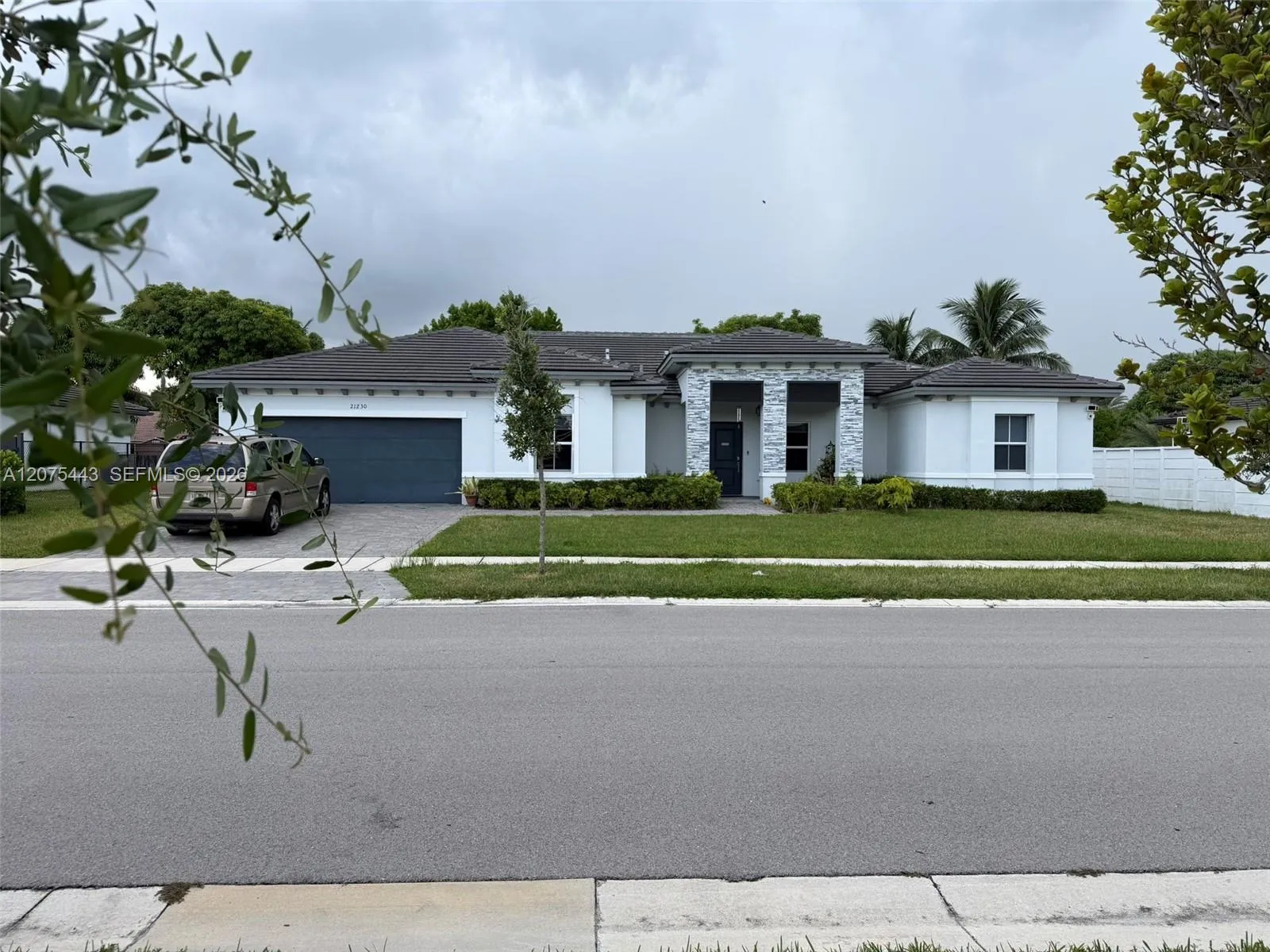 Foto de propiedad en 21230 SW 127th Place, Miami, FL 33177 Miami con MLS# 