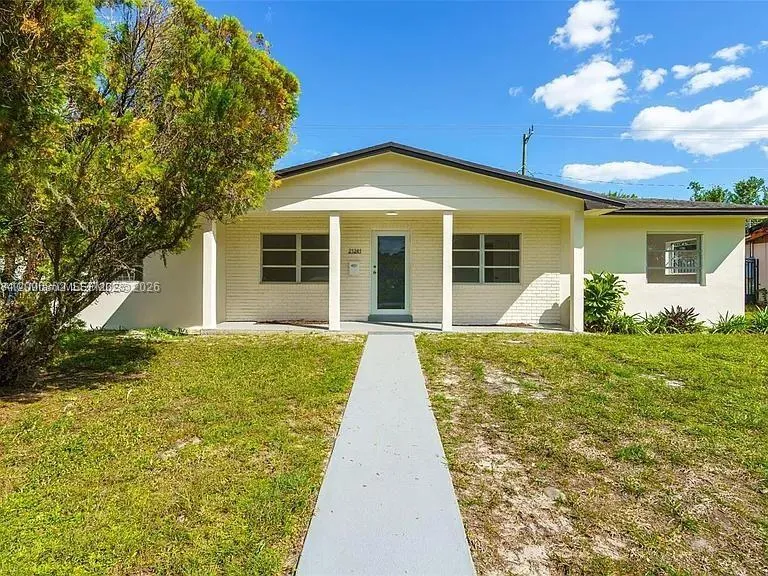 Foto de propiedad en 21241 NE 2nd Avenue ., Miami, FL 33179 Miami con MLS# 
