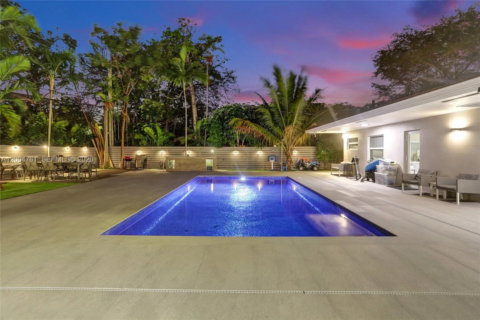 Foto de propiedad en 2126 NE 187th Street, North Miami Beach, FL 33179 North Miami Beach con MLS# 