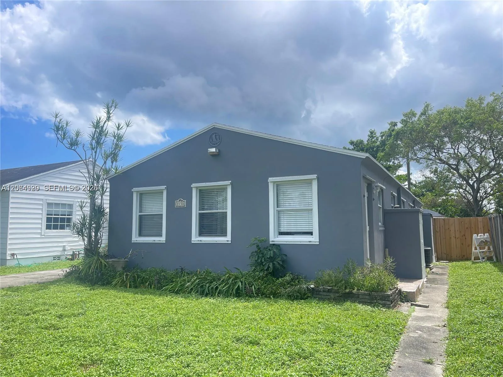 Foto de propiedad en 2130 Mckinley Street 1, Hollywood, FL 33020 Hollywood con MLS# 